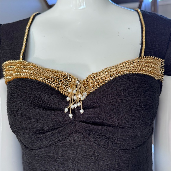 New 🌙 Chic Black and Gold Mini Dress - Picture 4 of 16